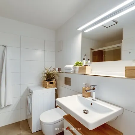 Marina Sunset East 公寓